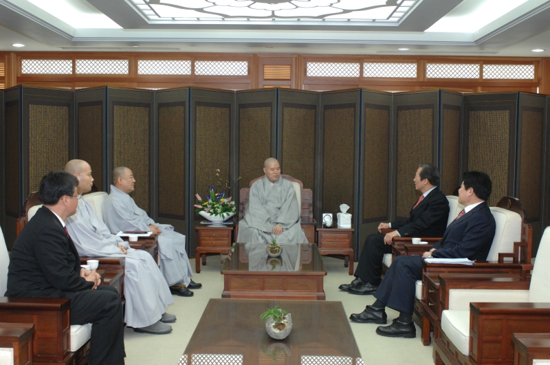 2010.02.22_정몽준 대표, 주호영 장관 오찬 (6)